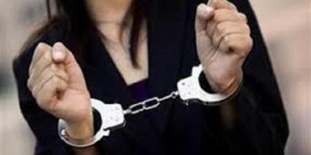 ضبط سيدتين لقيامهما بالتشهير بأخرى والإدعاء بإستغلال نفوذها فى ضبط نجل إحداهما بالقاهرة - هرم مصر