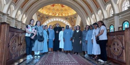 الأنبا توماس يلتقي الأخوات الراهبات بالإيبارشية - هرم مصر