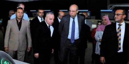 الحفني: المراقبون الجويون المصريون واجهوا التحديات بكفاءة واحترافية عالية؛ فهم ركيزة أساسية من ركائز السلامة الجوية فى مصر - هرم مصر