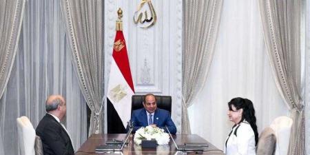 الرئيس السيسى يتابع الموقف التنفيذى لـ”بوابة الجمهورية الجديدة الجوية” بمطار القاهرة - هرم مصر