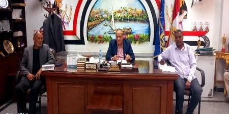 مدير مديرية تعليم أسوان يبحث آليات نقل وانتداب المعلمين قبل بداية العام - هرم مصر