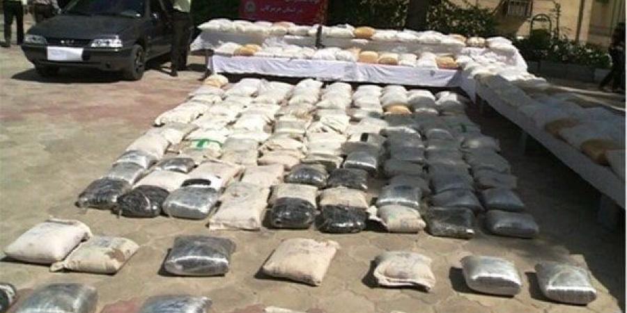 الداخلية تضبط 24 قضية مخدرات خلال مداهمات ضد الخارجين عن القانون بـ المحافظات - هرم مصر