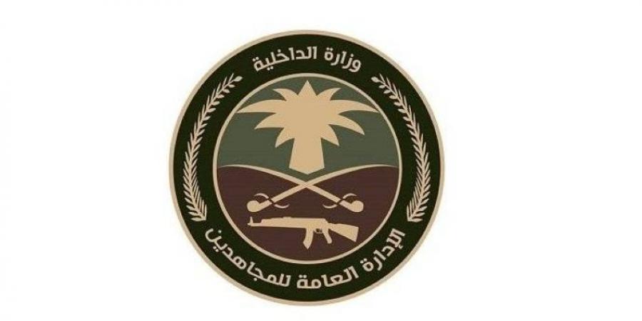 دوريات الإدارة العامة للمجاهدين بجازان تقبض على مقيم لنقله 13 مخالفًا لنظام أمن الحدود - هرم مصر