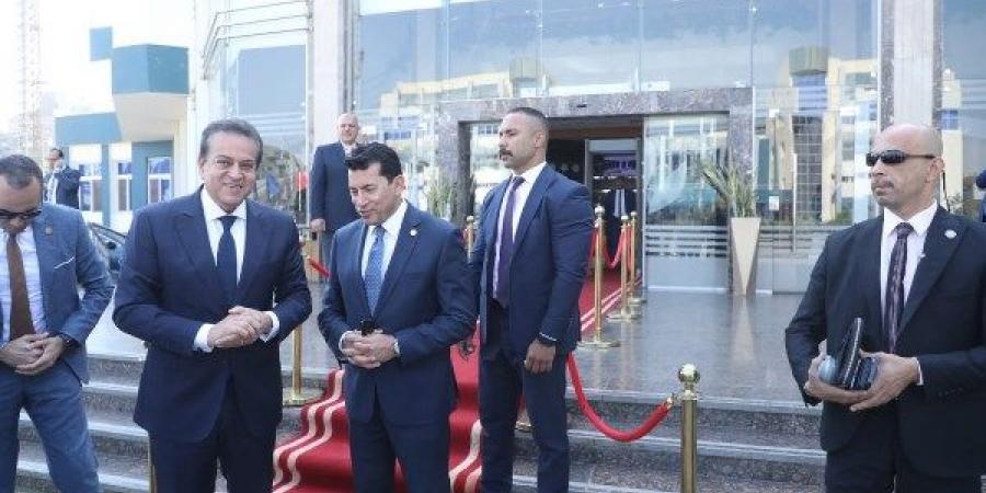 وزير الصحة يوجه بإنشاء تطبيق إلكتروني لدعم مبادرة التوعية بـ«الموت القلبي المفاجئ» - هرم مصر