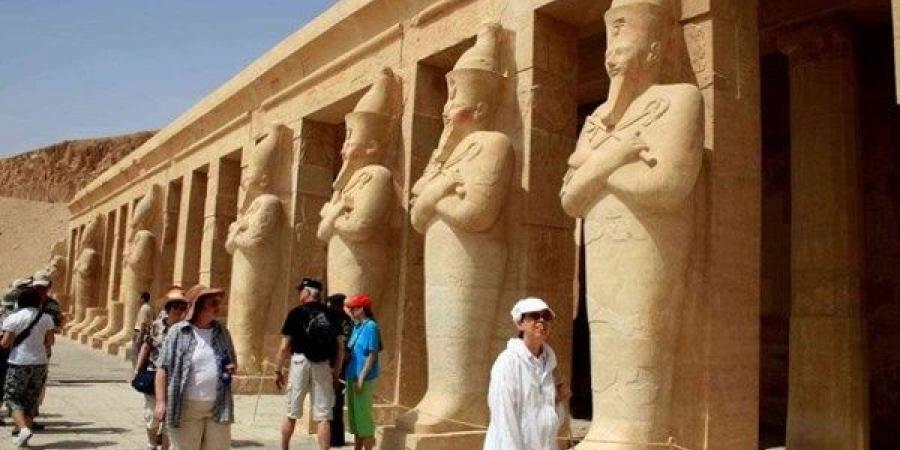 السياحة والآثار: 33% نموا في عدد رحلات وركاب الطيران لمقاصدنا - هرم مصر