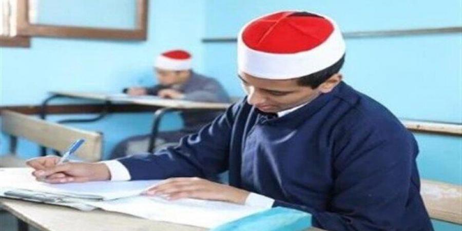 طلاب الثانوية الأزهرية يؤدون اليوم امتحان مادة التوحيد - هرم مصر