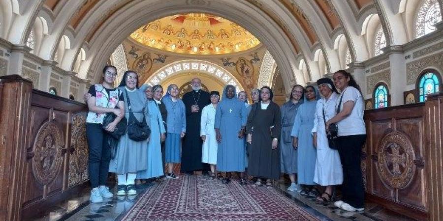الأنبا توماس يلتقي الأخوات الراهبات بالإيبارشية - هرم مصر