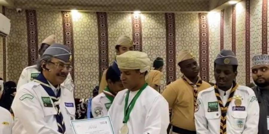 أكاديمية الإبداع العماني في زيارة لمراكز أحياء مكة - هرم مصر