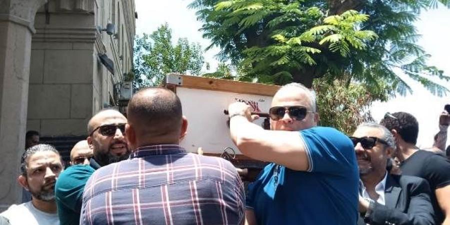 انتهاء تشيع جنازة على الكاتب محمد عبدالمنعم ودفنه بمقابر لعائلة - هرم مصر