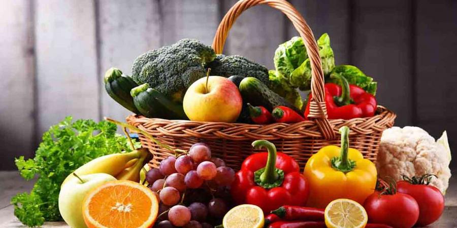ماذا يحدث للجسم عند تناول الفاكهة على الريق؟ - هرم مصر