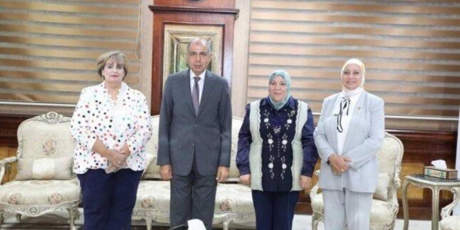 محافظ المنيا يشيد بجهود «القومي للمرأة».. عام من الإنجازات يعزز مكانة المرأة في التنمية - هرم مصر