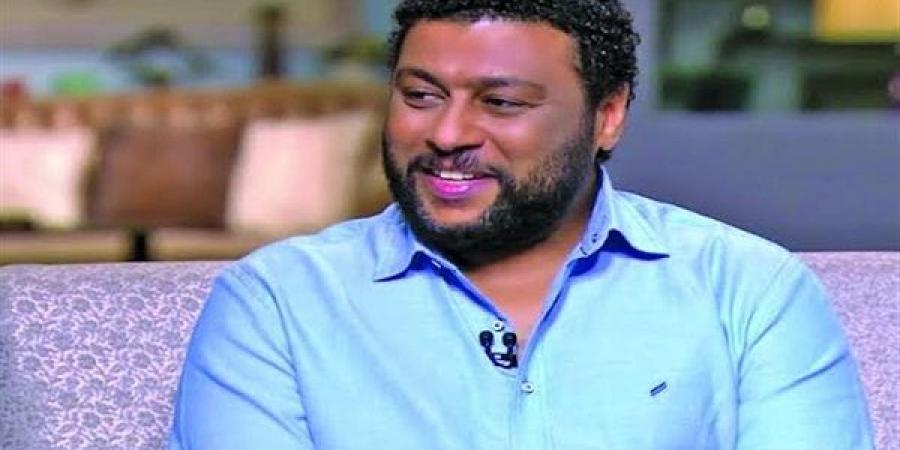 محمد جمعة يحتفل بالعرض الأول لمسرحية بني آدم فى جدة - هرم مصر