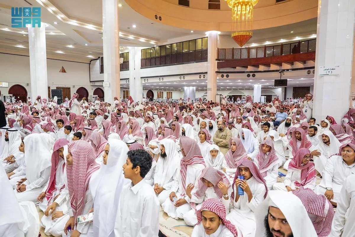 جانب من حفل تخريج 153 حافظًا بمدينة بريدة