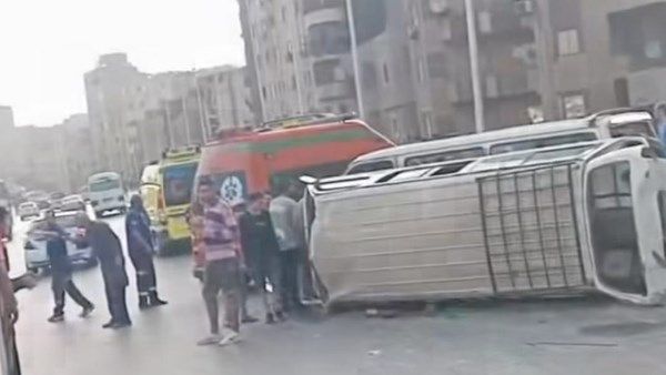 بدء التحقيق في انقلاب 3 سيارات أعلى الطريق الدائري ببشتيل بدء التحقيق في انقلاب 3 سيارات أعلى الطريق الدائري ببشتيل
