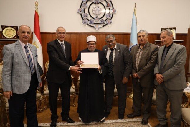 الدكتور أحمد كريمة في ضيافة المركز القومي للبحوث الدكتور أحمد كريمة في ضيافة المركز القومي للبحوث