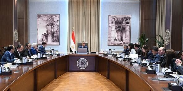 الحكومة تستعرض مجموعة من المقترحات التي تسهم في خفض معدلات الدين الحكومة تستعرض مجموعة من المقترحات التي تسهم في خفض معدلات الدين