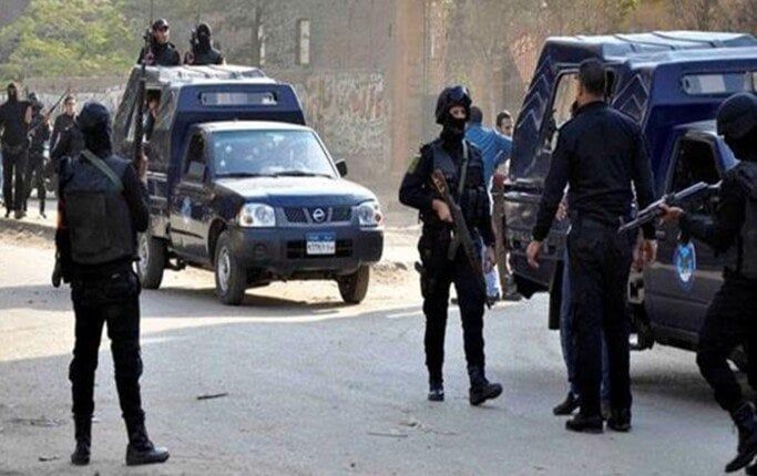 لفتة إنسانية.. الداخلية تعيد فتاة متغيبة لأسرتها في القاهرة لفتة إنسانية.. الداخلية تعيد فتاة متغيبة لأسرتها في القاهرة