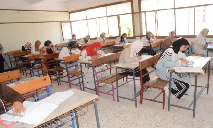 غرفة عمليات لمتابعة امتحانات الدبلومات الفنية في 160 لجنة بالقليوبية