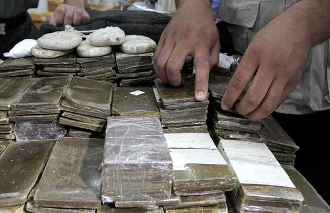 القبض على متهمين وبحوزتهما 2 كيلو استروكس في المعصرة القبض على متهمين وبحوزتهما 2 كيلو استروكس في المعصرة