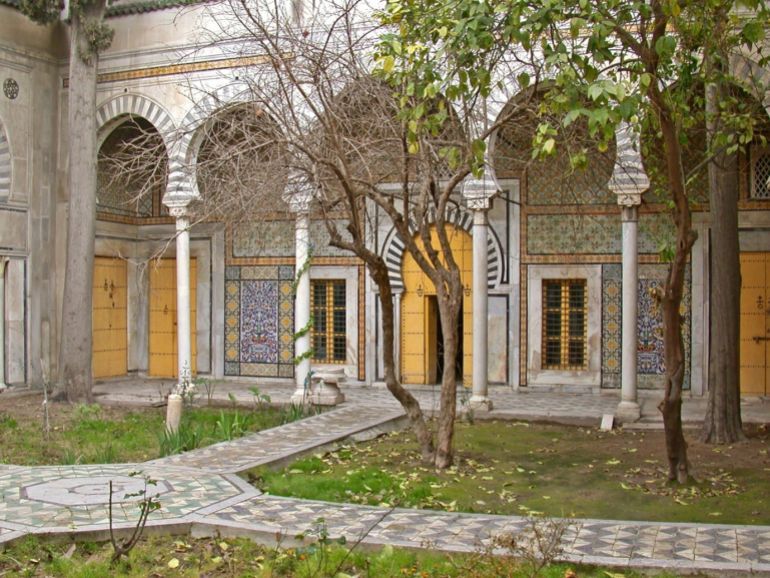 دار عثمان داي ويظهر عليها تأثير المعمار الأندلسي المصدر https://commons.wikimedia.org
