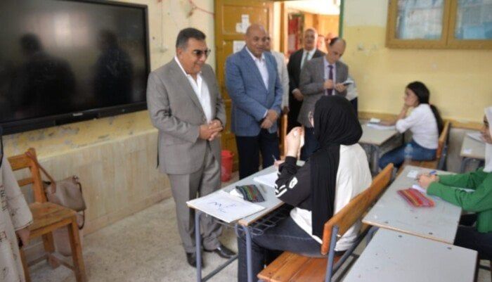 محافظ الدقهلية يتفقد لجان امتحانات الفصل الدراسى الثانى للشهادة الإعدادية محافظ الدقهلية يتفقد لجان امتحانات الفصل الدراسى الثانى للشهادة الإعدادية