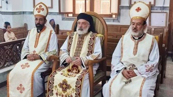 الأنبا باسيليوس يترأس القداس الإلهي بكنيسة السيدة العذراء بنزلة غطاس الأنبا باسيليوس يترأس القداس الإلهي بكنيسة السيدة العذراء بنزلة غطاس