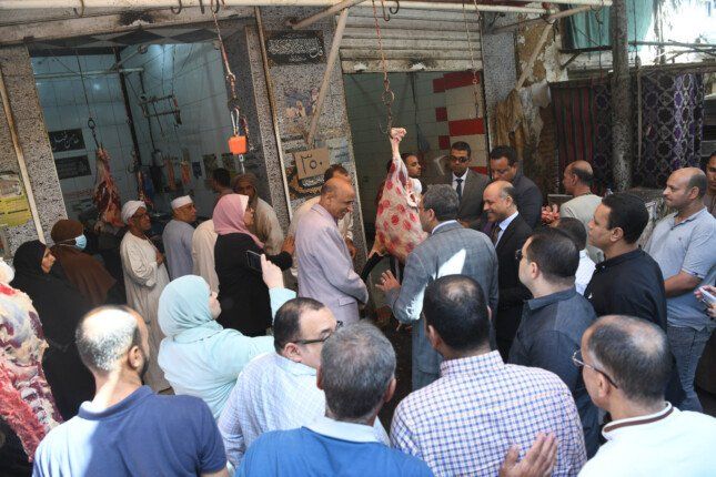 محافظ قنا يتفقد المخابز والأسواق للتأكد من جاهزيتها قبيل عيد الأضحى محافظ قنا يتفقد المخابز والأسواق للتأكد من جاهزيتها قبيل عيد الأضحى