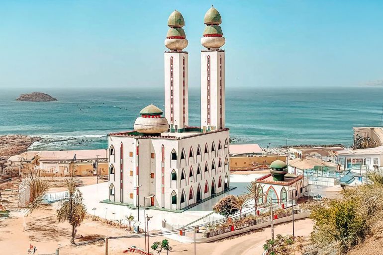 مسجد التجلي المطل على الأطلسي في العاصمة دكار (الصحافة السنغالية)