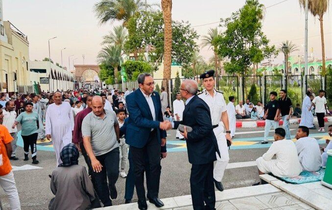 محافظ قنا يؤدي صلاة عيد الأضحى بمسجد سيدي عبد الرحيم القنائي محافظ قنا يؤدي صلاة عيد الأضحى بمسجد سيدي عبد الرحيم القنائي