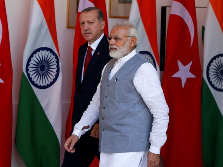 Turkish President Tayyip Erdogan (L) and India's Prime Minister Narendra Modi arrive for a photo opportunity ahead of their meeting at Hyderabad House in New Delhi, India, May 1, 2017. REUTERS/Adnan Abidi
