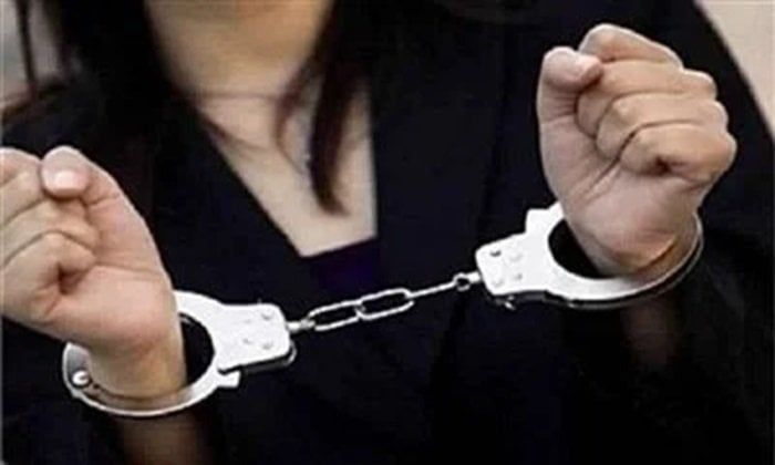القبض على المتهمة بدهس عامل خلال عبور الطريق بالمقطم القبض على المتهمة بدهس عامل خلال عبور الطريق بالمقطم