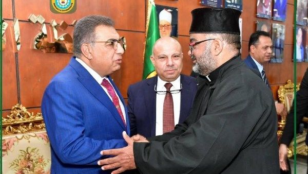 راعي الأقباط الكاثوليك بالمنصورة يهنئ محافظ الدقهلية بعيد الأضحى |صور