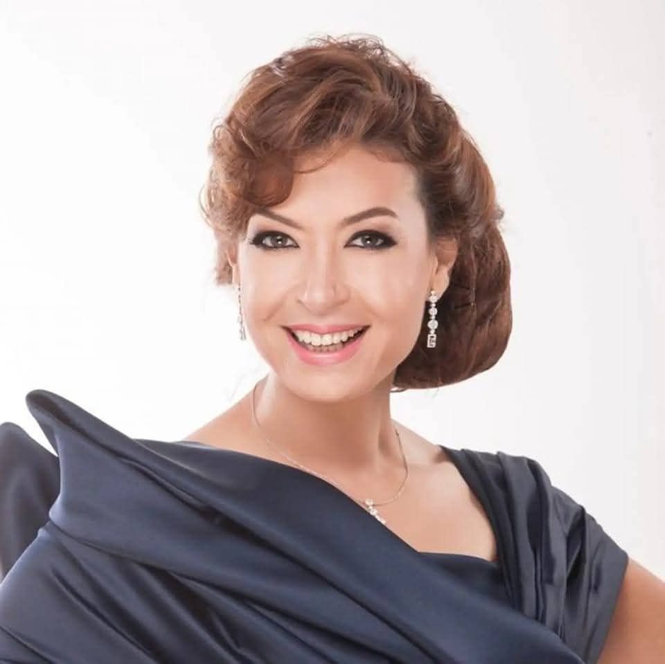 منال سلامة تكشف أسرار وكواليس للفجر الفني عن وصايا والدها والدتها