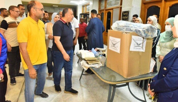 محافظ أسيوط يُشارك في توزيع «جهاز العروسة» على 15 فتاة من الأسر الأولى بالرعاية محافظ أسيوط يُشارك في توزيع «جهاز العروسة» على 15 فتاة من الأسر الأولى بالرعاية