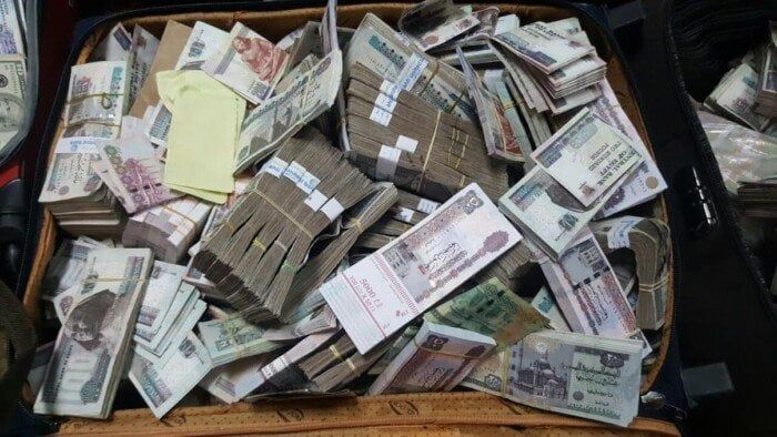 القبض على شخصين بتهمة غسل 50 مليون جنيه من الاتجار في المخدرات القبض على شخصين بتهمة غسل 50 مليون جنيه من الاتجار في المخدرات
