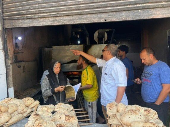ضبط طن ونصف دقيق بلدي مدعم بمخبزين بأبو صوير الإسماعيلية ضبط طن ونصف دقيق بلدي مدعم بمخبزين بأبو صوير الإسماعيلية