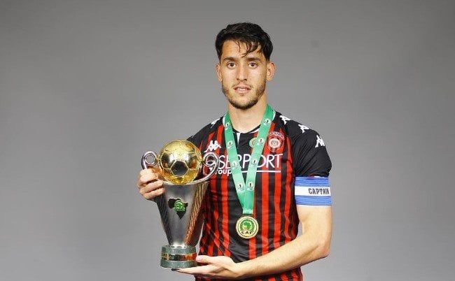 الزمالك يكثف مفاوضاته لضم المدافع الجزائري زين الدين بلعيد الزمالك يكثف مفاوضاته لضم المدافع الجزائري زين الدين بلعيد