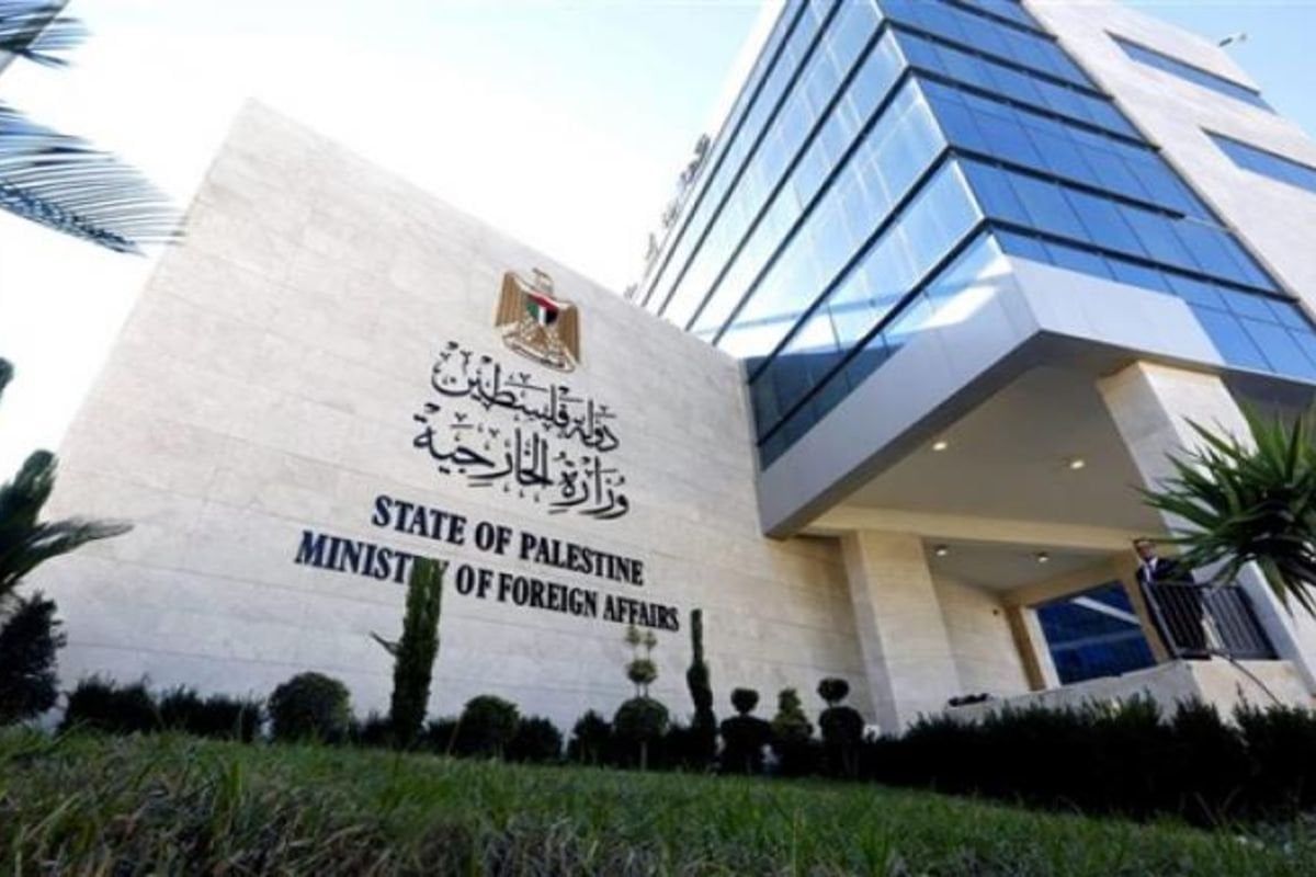 الخارجية الفلسطينية تثمن جهود المتضامنين الدوليين على سفينة الخارجية الفلسطينية تثمن جهود المتضامنين الدوليين على سفينة