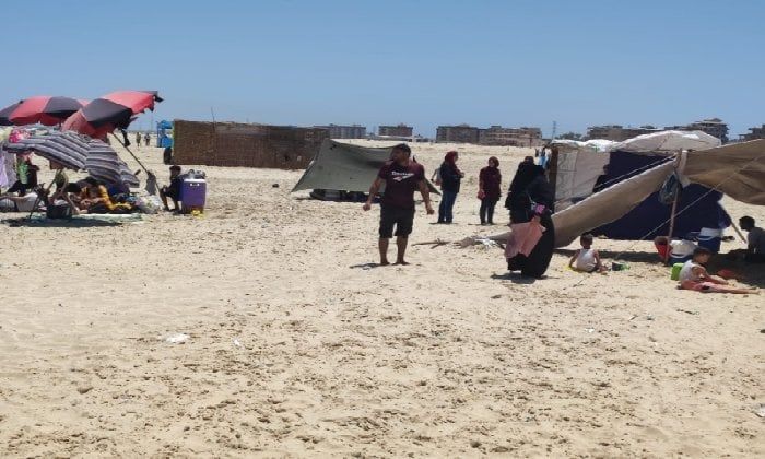 إزالة 20 خيمة مخالفة على شاطئ جمصة إزالة 20 خيمة مخالفة على شاطئ جمصة