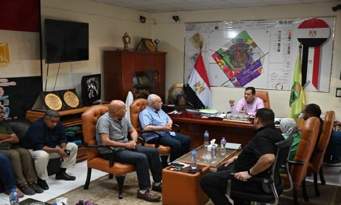 رئيس جهاز العاشر من رمضان يتابع عدداً من المشروعات الخدمية رئيس جهاز العاشر من رمضان يتابع عدداً من المشروعات الخدمية
