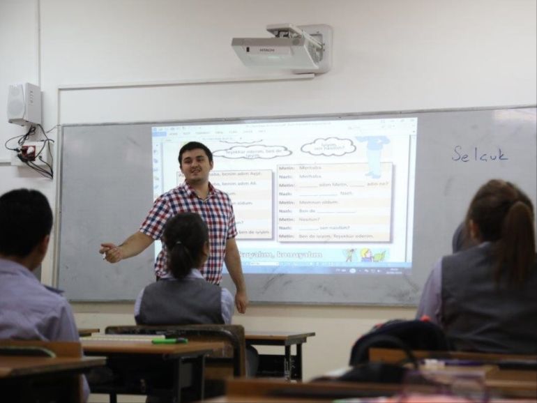 تدريس اللغة التركية بالكلية الإبراهيمية في القدس المحتلة.jpg