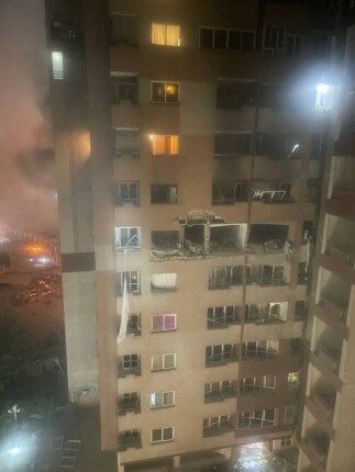 إذاعة جيش الاحتلال: الهجوم الجوى استهدف رئيس الأركان الإيرانى وعددا من علماء الذرة إذاعة جيش الاحتلال: الهجوم الجوى استهدف رئيس الأركان الإيرانى وعددا من علماء الذرة