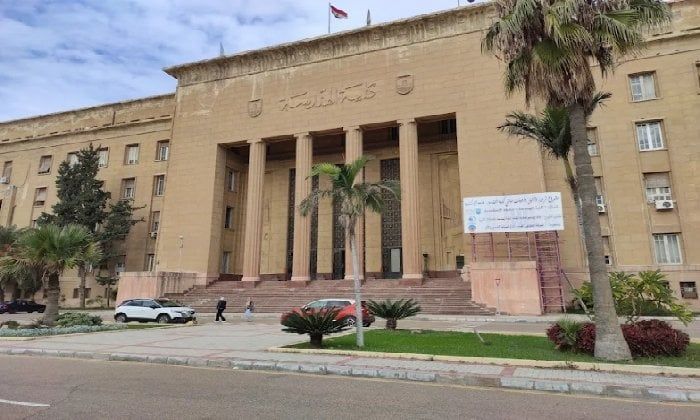 سقوط جزئي بسقف قاعة امتحانات في هندسة الإسكندرية.. وتحرك عاجل من الإدارة سقوط جزئي بسقف قاعة امتحانات في هندسة الإسكندرية.. وتحرك عاجل من الإدارة