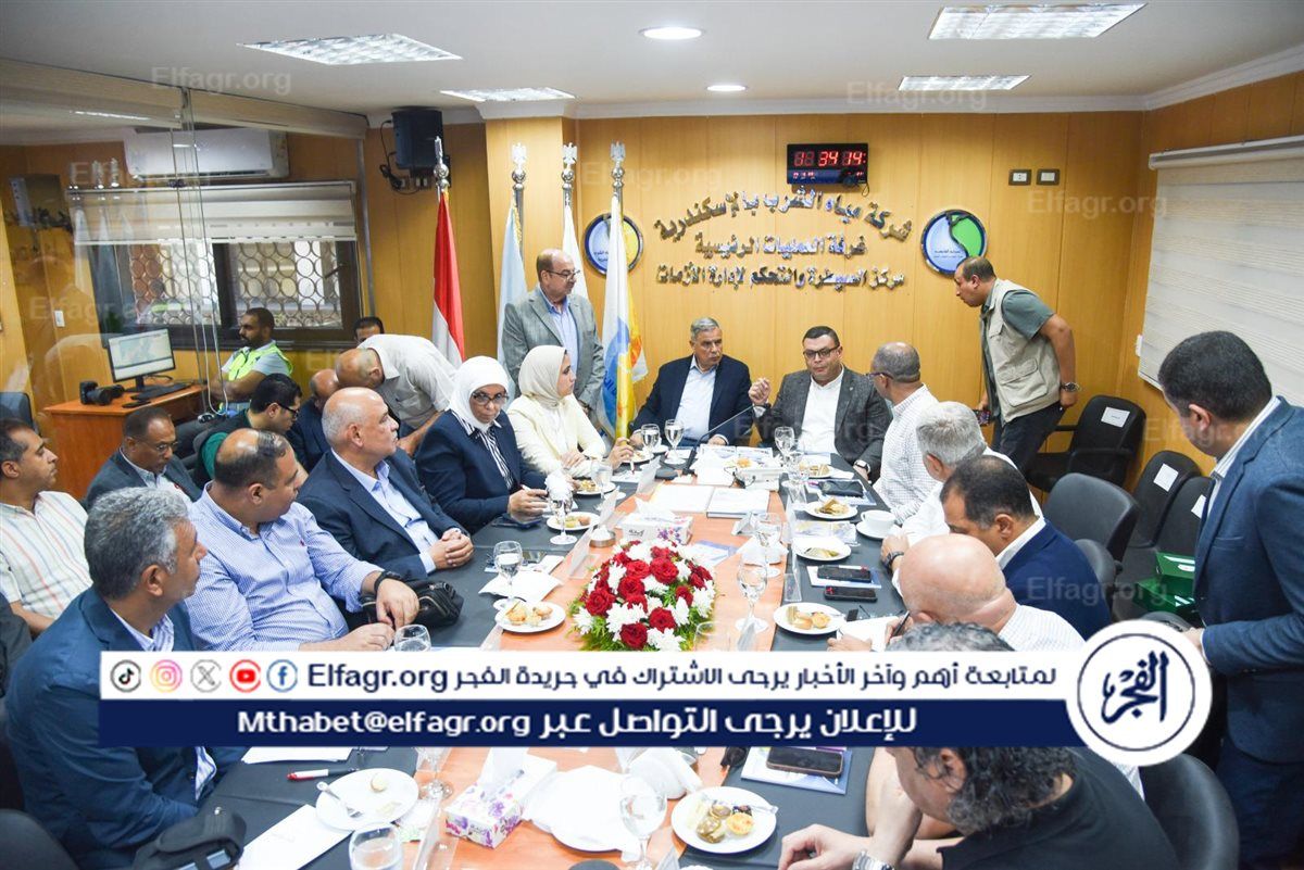 جانب من اجتماع وزير الإسكان ومحافظ الإسكندرية