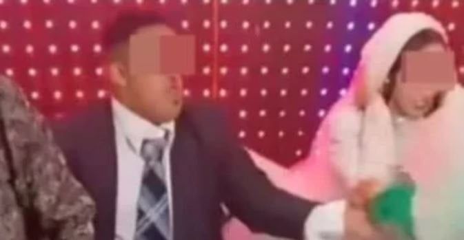 «القومي للطفولة» يكشف تفاصيل زواج طفلة الشرقية من شاب متلازمة داون.. فيديو «القومي للطفولة» يكشف تفاصيل زواج طفلة الشرقية من شاب متلازمة داون.. فيديو