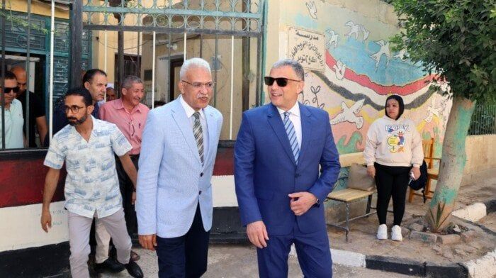 محافظ الإسماعيلية يتفقد بدء انطلاق ماراثون امتحانات الثانوية العامة محافظ الإسماعيلية يتفقد بدء انطلاق ماراثون امتحانات الثانوية العامة