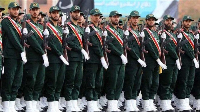 الحرس الثوري الإيراني يحذر سكان تل أبيب: ننصحكم بمغادرة المدينة فورا الحرس الثوري الإيراني يحذر سكان تل أبيب: ننصحكم بمغادرة المدينة فورا
