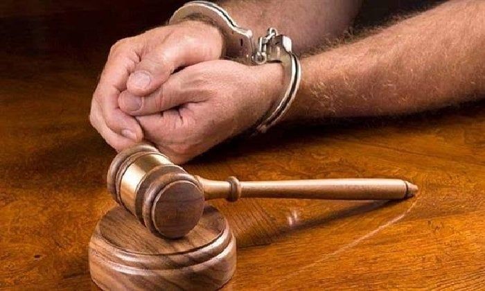 تحرير محضر ضد مستشفى بتهمة حجز طفل بسبب عدم دفع تكاليف العلاج تحرير محضر ضد مستشفى بتهمة حجز طفل بسبب عدم دفع تكاليف العلاج