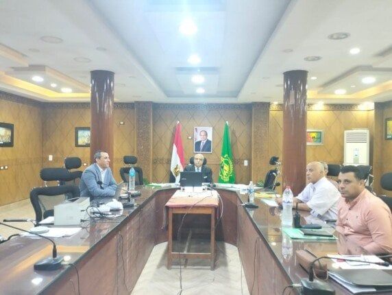 مدير تعليم القليوبية يتفقد غرفة عمليات الثانوية العامة: لا شكاوى حتى الآن والأجواء هادئة مدير تعليم القليوبية يتفقد غرفة عمليات الثانوية العامة: لا شكاوى حتى الآن والأجواء هادئة