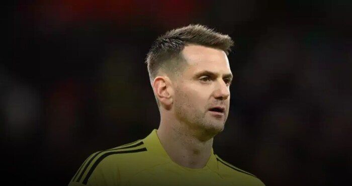 مانشستر يونايتد يجدد عقده مع حارس المرمى توم هيتون لموسم إضافي مانشستر يونايتد يجدد عقده مع حارس المرمى توم هيتون لموسم إضافي